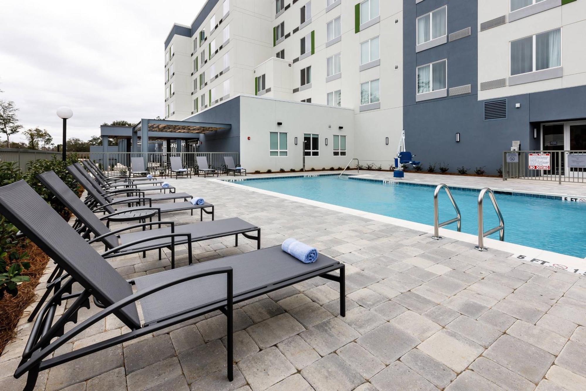 Courtyard By Marriott Pensacola I-10 West Hotel Bagian luar foto